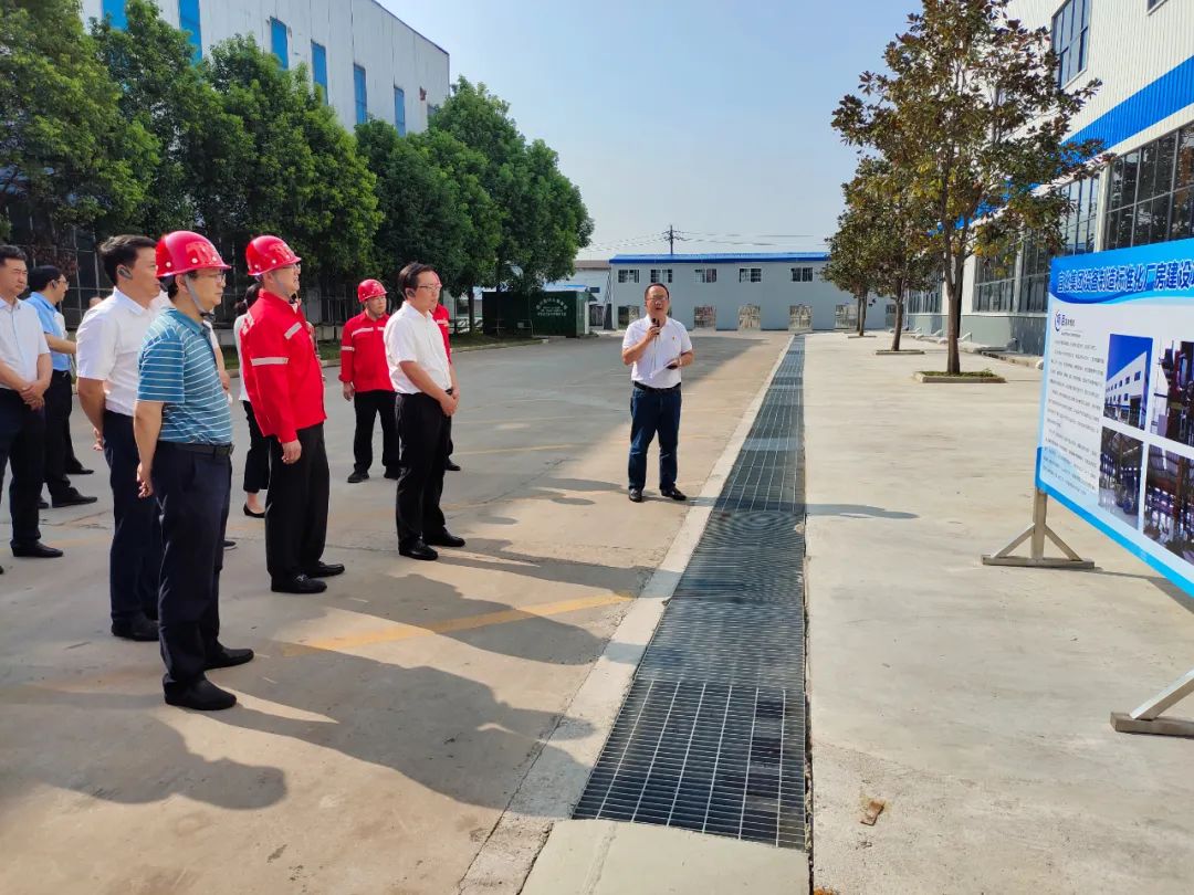 現(xiàn)場觀摩！猇亭區(qū)二季度項目拉練活動走進化機公司設備制造標準化廠房建設項目