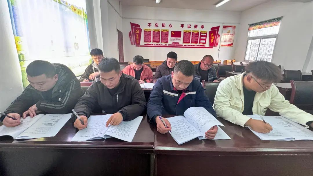 宜化礦業(yè)：強(qiáng)化教育培訓(xùn)提技能，新工分級(jí)管理見(jiàn)實(shí)效(圖2)