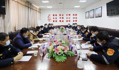 宜都市委副書記、市長李澤剛一行到楚星公司開展“千名干部進(jìn)千企”服務(wù)活動(dòng)