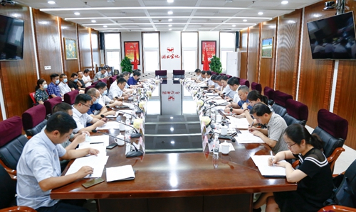 宜昌市國(guó)資委黨委書記、主任吳正新帶隊(duì)到宜化集團(tuán)調(diào)研